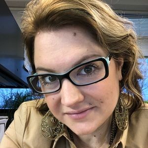 Meet your Posher, Stephanie